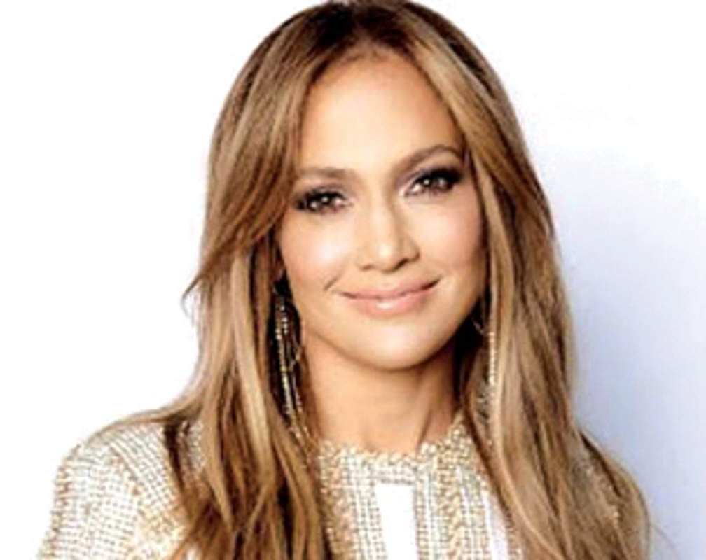 
Jennifer Lopez, other stars stun in their 40s
