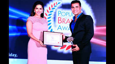 Sunny Leone presents the Promising Face of The Year Award 2015 to Rohit Sethi in Mumbai