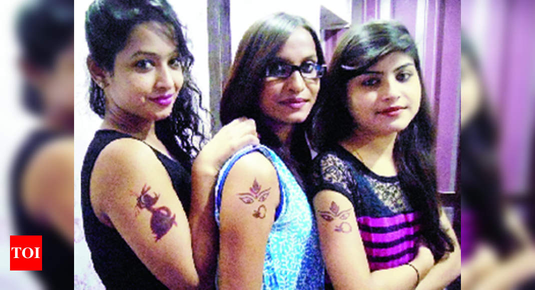 Ivanas  10 Sheets Henna Tattoo Stencils Temporary Tattoo Temples Set  Indian Arabian Tattoos Stickers Stencils Body Art Designs for Hands Heena  Tatto with Glitter Pen  Amazonin Beauty