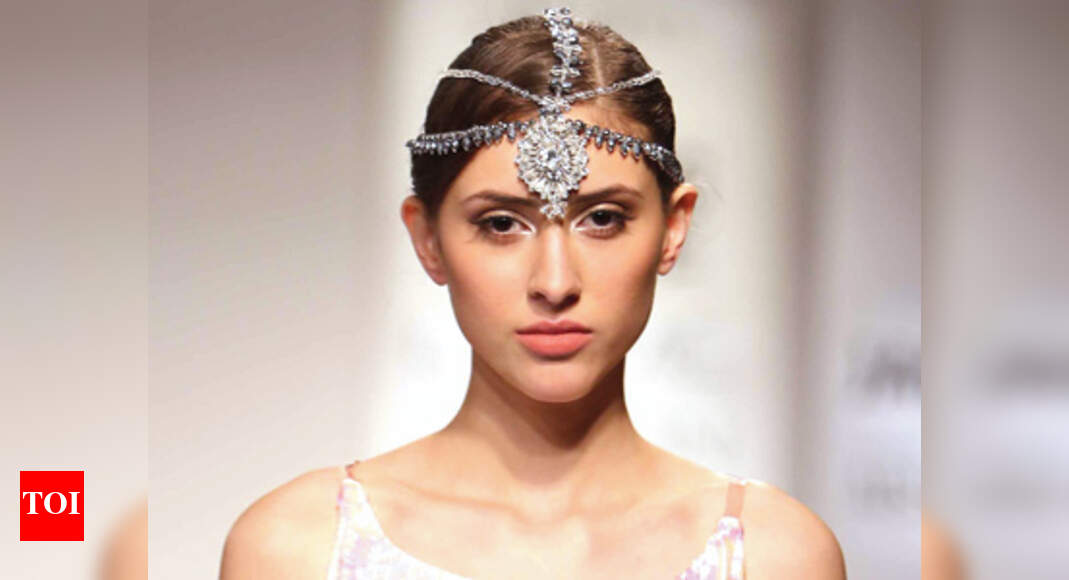 5 Desi chic hair-dos for Navratri - Times of India 5 Desi chic hair-dos for Navratri - Times of India