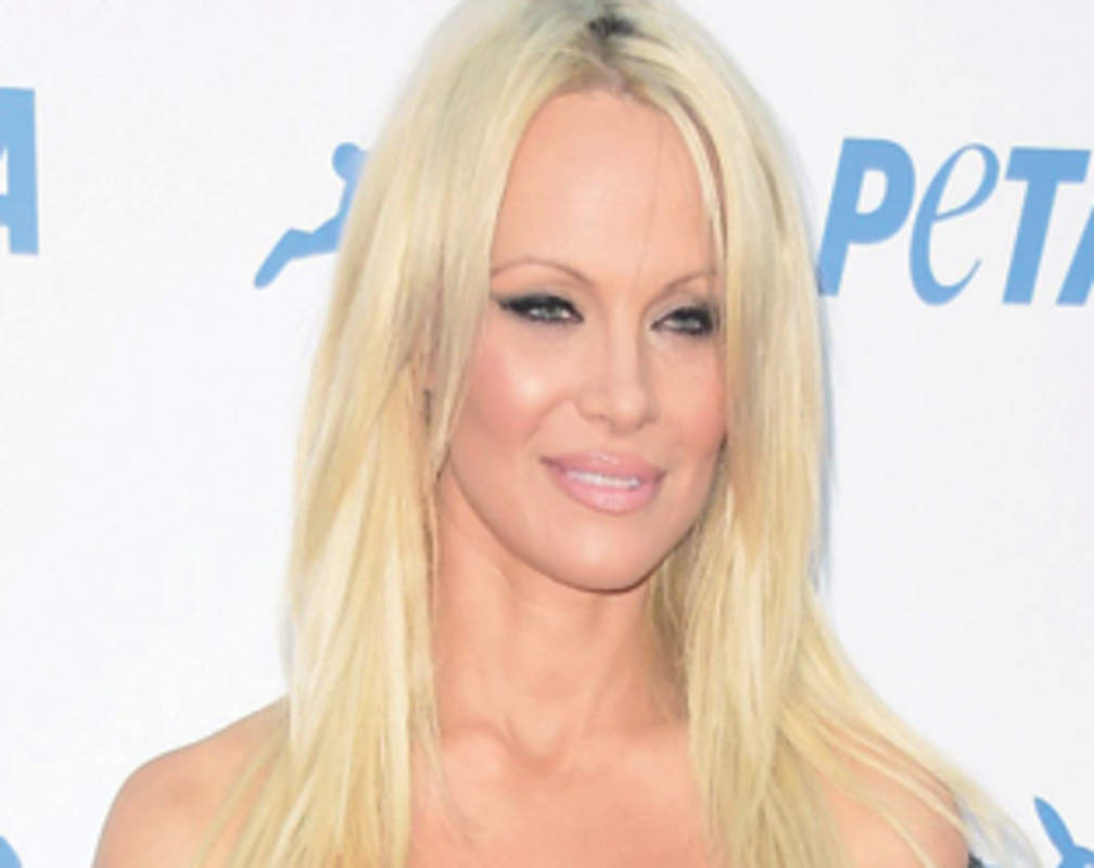 
Pamela Anderson goes bold for magazine cover
