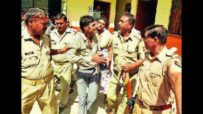 SSC aspirants create ruckus at Allahabad centre, block highway