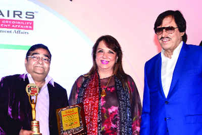 Dr Mukesh Batra awarded at the 6th Annual India Leadership Conclave in Mumbai