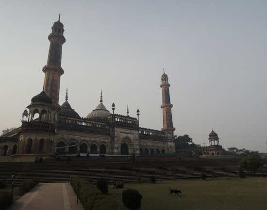 How to reach Lucknow