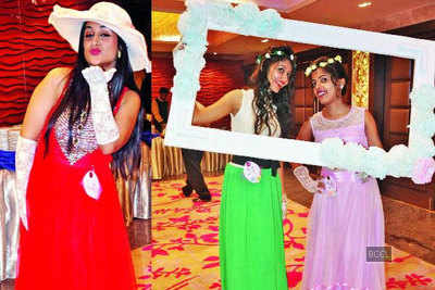 Fashion designing institute hosts freshers party in Kanpur