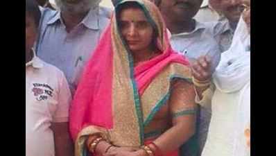 Mulayam Singh Yadav's niece Sheela Yadav and brother-in-law Ajant Singh elected unopposed