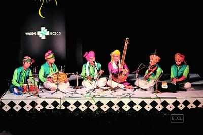 Padma Shri Prahlad Singh Tipaniya performs at Sai Sabhagruh in Nagpur