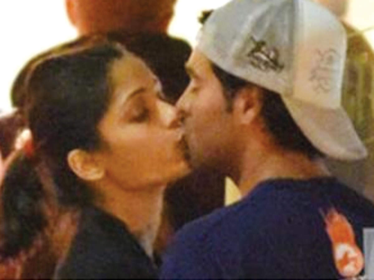 Frieda Pinto spotted kissing in public