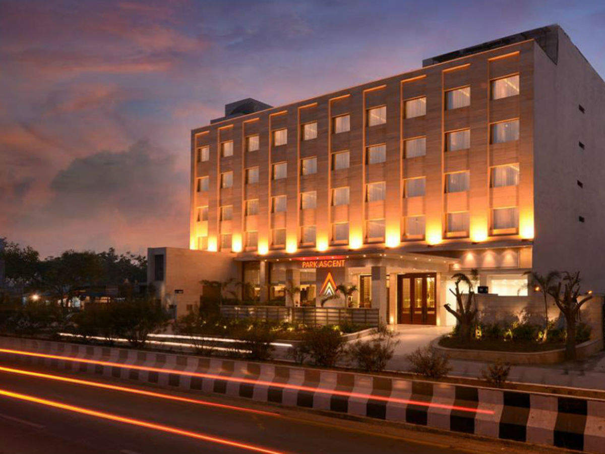 hotel travel time noida sector 70