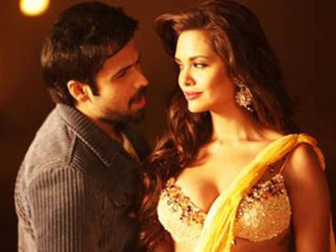 Emraan Hashmi and Esha Gupta team up for a music video