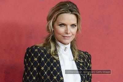 Michelle Pfeiffer, Kiefer Sutherland to star in 'Beat-Up Little Seagull'