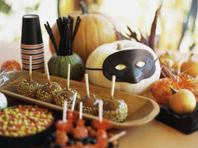 Food ideas to help you throw Halloween party