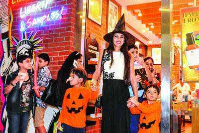 Gayatri Ruia and Payal Kilachand host Halloween Party at Palladium mall in Mumbai