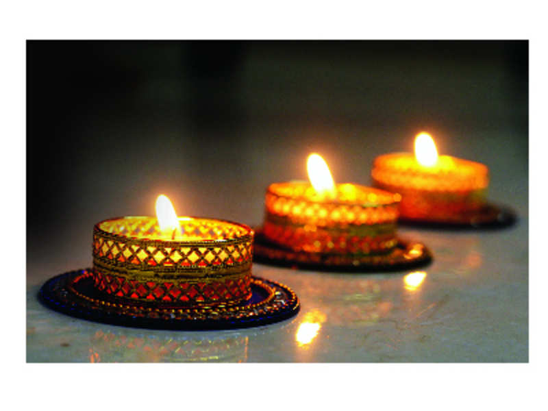 diyas in glass