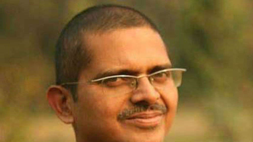 10 IPS, 3 IAS to depose against suspended IPS officer Amitabh Thakur | The  Times of India