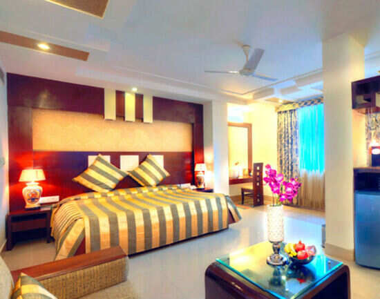 Mid-range hotels in Agra