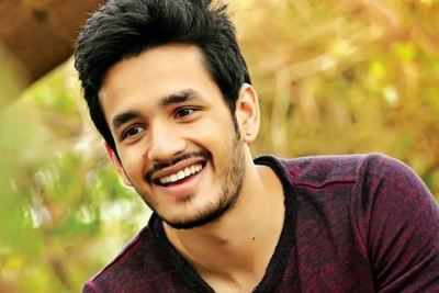 Akhil off to Goa to chill with friends
