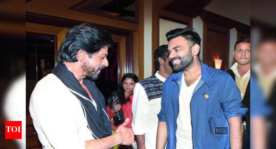 Shah Rukh Khan Dj Chetas Creates A Special Mashup For Shah Rukh Khan Hindi Movie News Times Of India shah rukh khan dj chetas creates a
