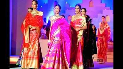 FDCI presents ‘Threads of Banaras’ at trade fair in Delhi