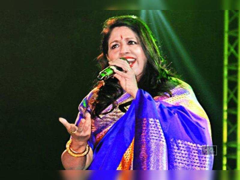  Singer Kavita Krishnamurthy I have a long and deep 