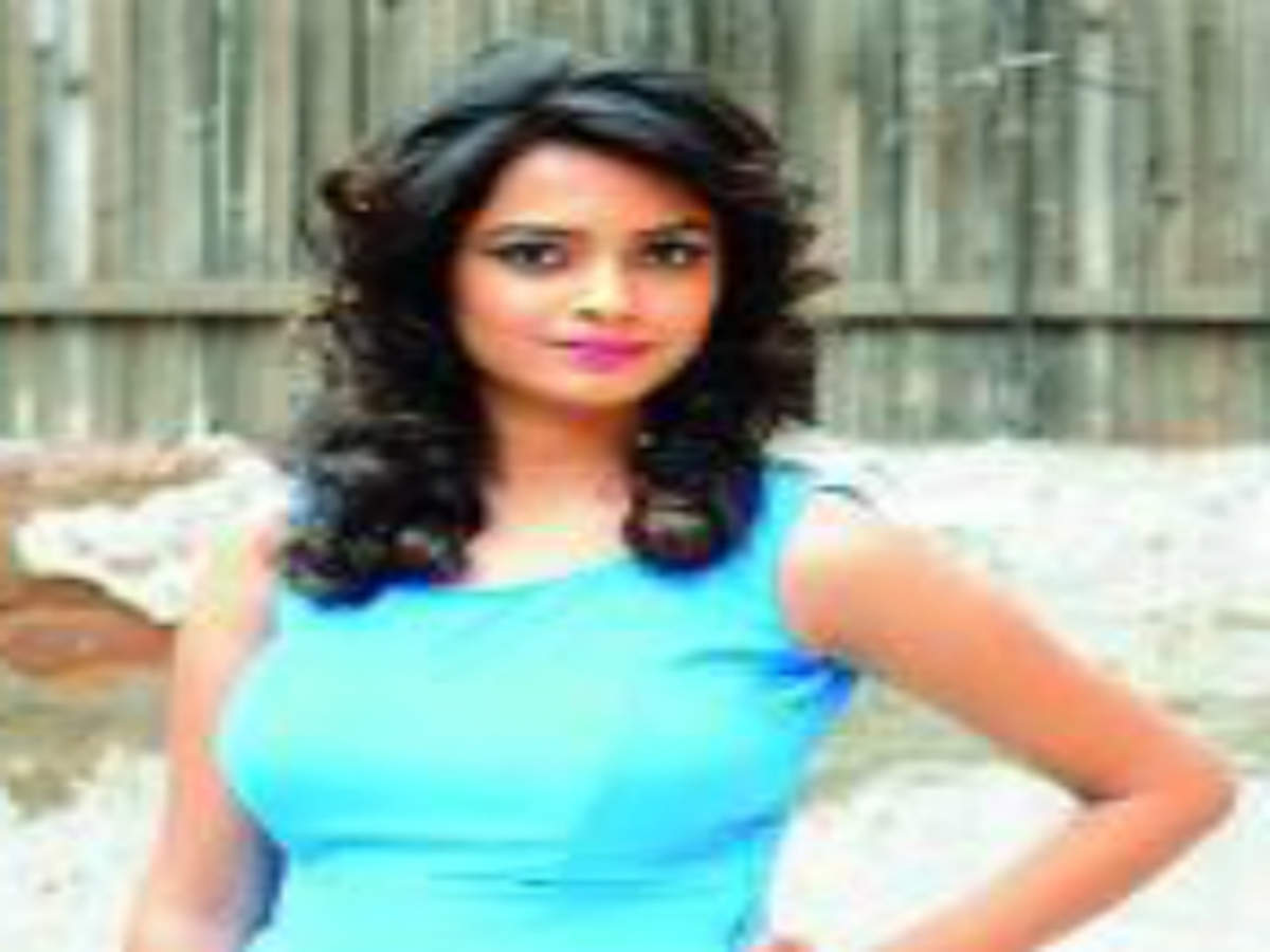 Amjad Habibb Does Makeover For Clean And Clear Delhi Times Fresh Face 2015 Contestants