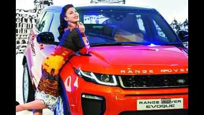 Jacqueline Fernandez unveils 2016 Range Rover Evoque in Mumbai