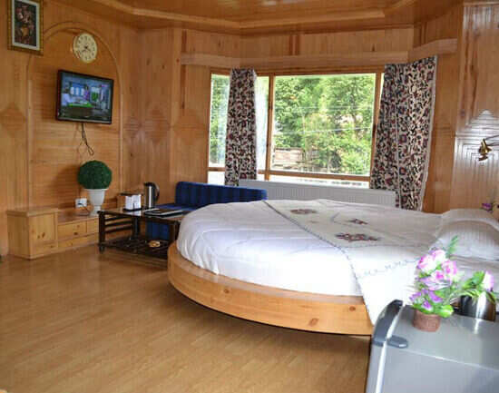 Hotel Paradise Inn and Nice Moments Restaurant