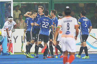 Argentina outclass India in HWL opener