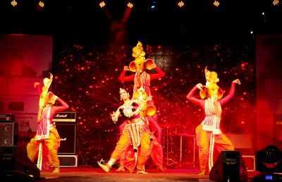 <arttitle><b>One Bengaluru festival rocks Orion Mall in Bengaluru</b></arttitle>