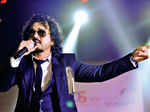 Toshi Sabri performs live