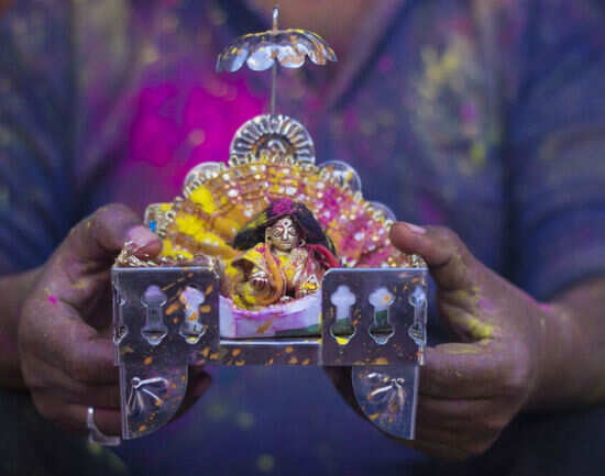 Prominent places to shop in Mathura Vrindavan