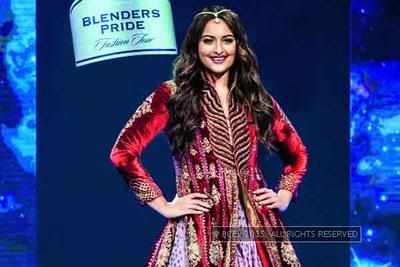 Sonakshi Sinha walks the ramp at the 11th edition of Blenders Pride Fashion Tour in Mumbai