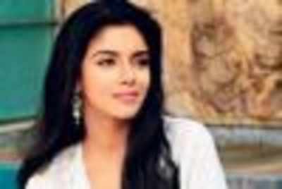 Asin not in touch with Aamir