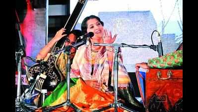 Kaushiki Chakraborty performs at concert in Nagpur