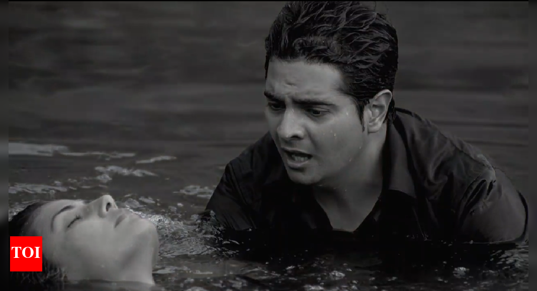Karan Mehra shoots underwater for 'Yeh Rishta Kya Kehlata Hai' Times