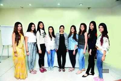 Fresh Face 2015 finalists get skincare tips from an expert in Mumbai