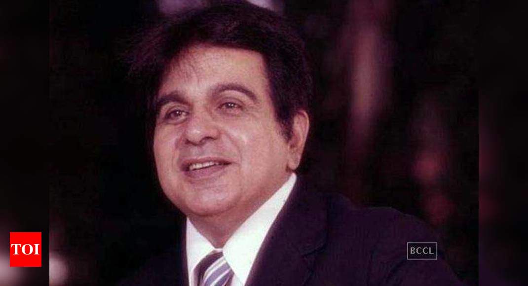 Dilip Kumar Conferred With The Padma Vibhushan | Hindi Movie News ...