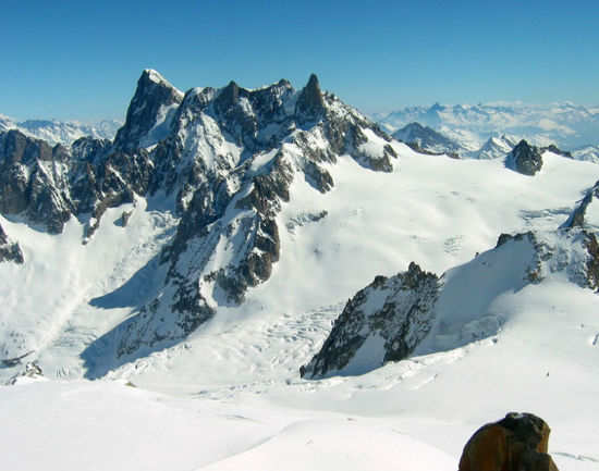Off-Piste skiing Chamonix from the Aiguille du Midi and in the