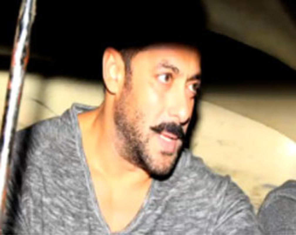 
Salman takes auto-rickshaw ride on brother Sohail’s birthday
