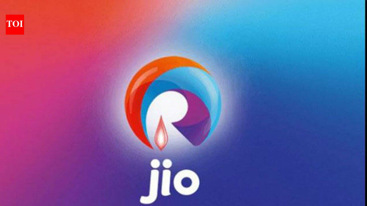 Reliance Jio launches 4G services for staff: 10 key takeaways - The ...