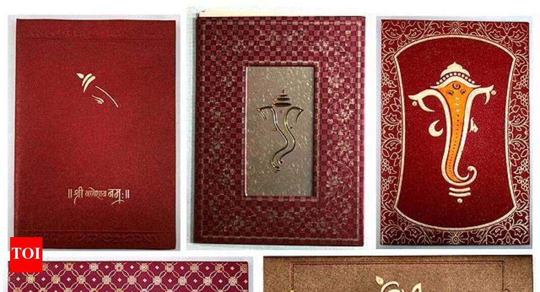 30pcswedding decoration Wedding Envelopes Red Embossed Flower Printing