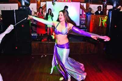 This New Year’s Eve was a mix of firangi dance and desi music at Ramla’s Rock In Bar in Delhi