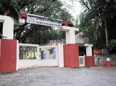 FTII tense as Chauhan takes charge as chief
