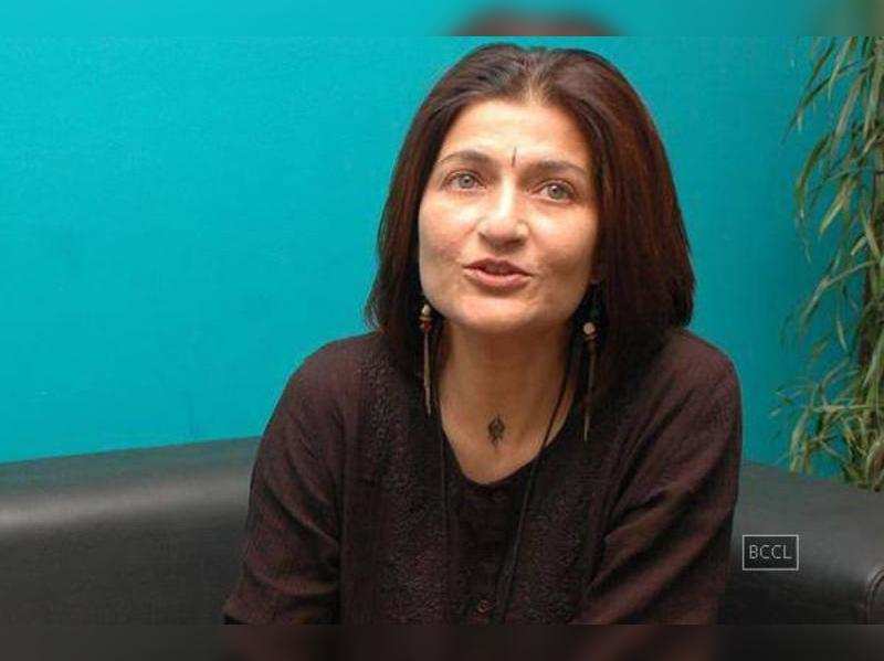 Sarika Proud Of Daughters Shruti Aksharas Work Hindi Movie News Times Of India