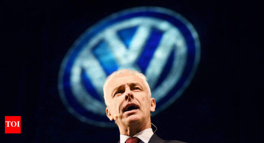 Volkswagen chief apologizes over emissions scandal on first US trip ...