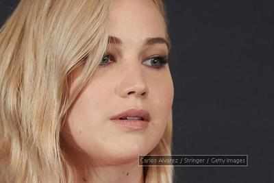Jennifer Lawrence criticized for scolding reporter at Globes