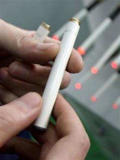 E-cigarettes don't help smokers quit: Study