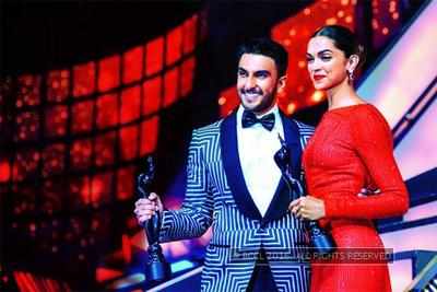 Victory dance for Team 'Bajirao Mastani' at the Filmfare Awards
