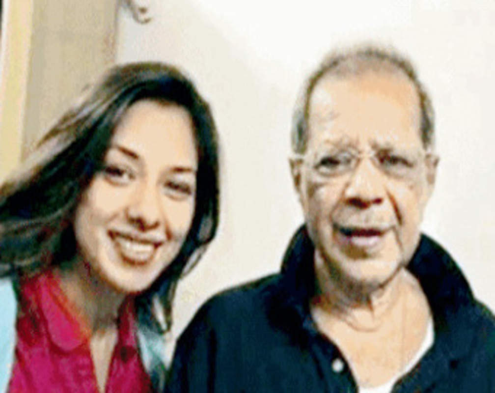 
Rupali Ganguly’s father Anil Ganguly passes away
