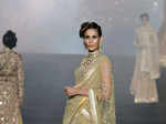 Vikram Phadnis' 25th anniv. fashion show